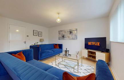 2 Bedroom House Near City Centre with Parking - Foto 1