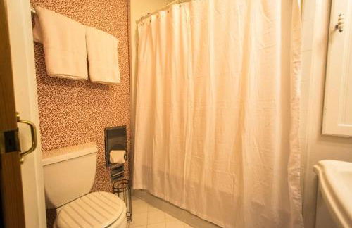 Historic 4BR Colonial with Pool Table and Fire Pit - Foto 33