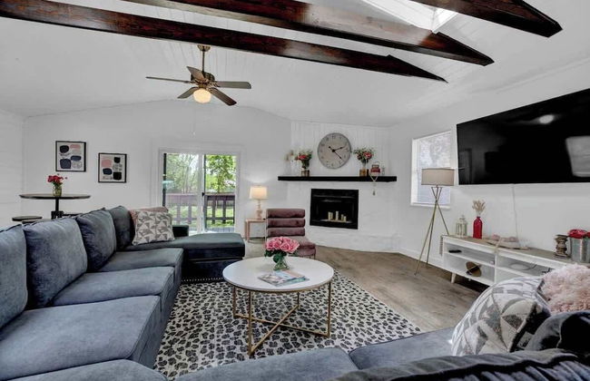 Willkommen to Pink Haus 1 Mile to Main Street! - Foto 19