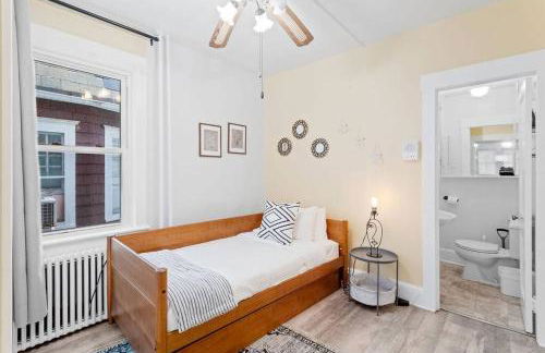 5BR 3BA Family Retreat 2 Blocks from Beach - Foto 36