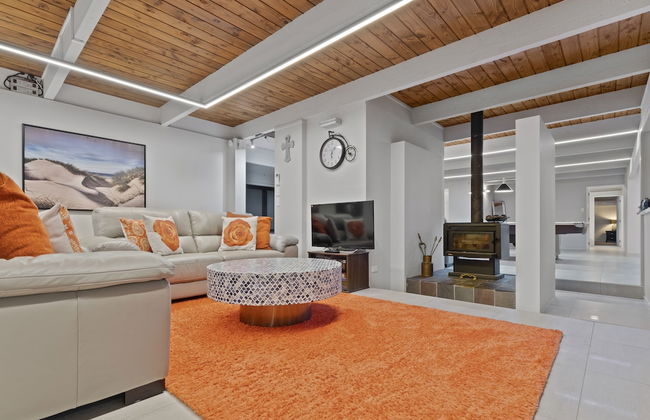 Hilltop Country Retreat with Seaviews - Foto 39