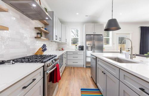 Disc Golf Getaway - Hot Tub, Soaking Tub, Games - Near Uptown - Foto 10