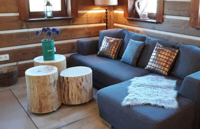 Inviting Villa With Warm Ambience - Photo 16