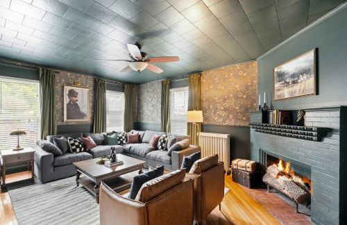 Bourbon Trail Duplex~ HOT TUB~ Walk to Downtown - Foto 17