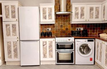 Full Home with Free Parking in Moss Bank, Crumpsall, Manchester - Foto 14