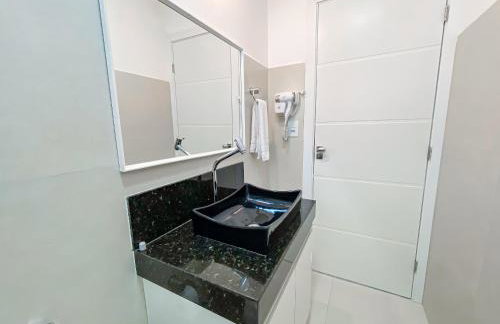 Apto Térreo com 2 quartos (ambos com ar split), sendo 1 suíte, internet privativa 300MBPS, no Residencial Vila Regina, condominio com piscina e área gourmet bem próximo a praia de Taperapuã - Foto 40