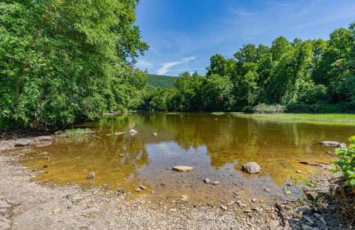 Tucked Away w Hot Tub, Fire Pit, Deck, & WiFi - Photo 25