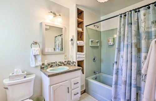 Less Than 1 Mi to Dtwn! Lakefront Manitou Cottage - Foto 14