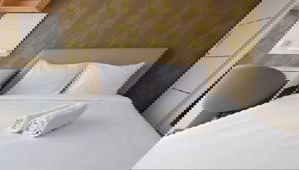 Modern Designed And Strategic Studio Room At Beverly Dago Apartment - Foto 1, Imagen principal