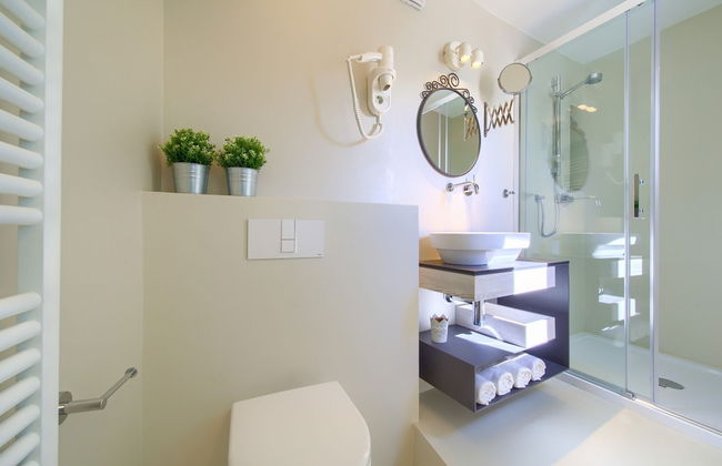 Vibrant and Elegant Downtown Krk Apartments - Photo 41