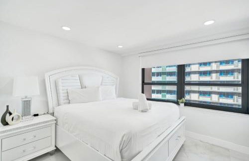 Oceanfront Escape with Resort Amenities Gym Pools and Sauna 1408 - Foto 5