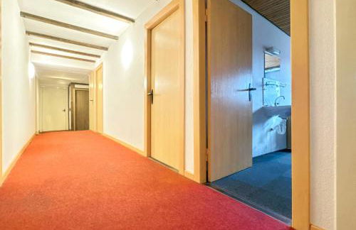 Groot Appartement - 10 Personen - 4 Slaapkamers - Perfect voor Teams & Monteurs - Friedeburg - Photo 12