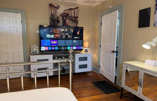 Spacious 5BR Midtown - Near Zoo and Liberty Bowl - Photo 26