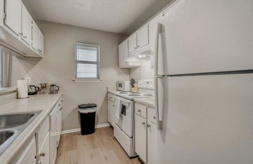 Urban Chic Getaway 2B - Sleeps 6 - Pool Prkg, WD - Foto 13