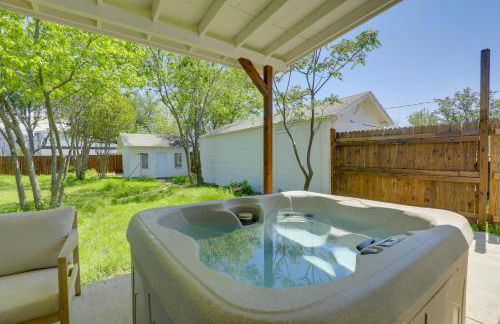 Walk to Cowboys Games Arlington Home with Hot Tub! - Foto 18