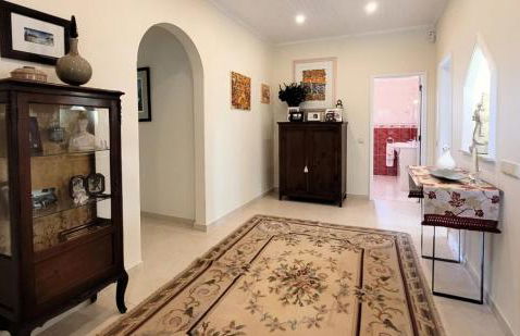 Villa soleada con total tranquilidad - Photo 17