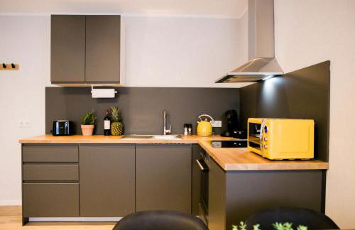 bonquartier - LUX APT #2 Moderne, stilvolle Wohnung mit voll ausgestatteter Küche, Klimaanlage und Parkplatz - Foto 6