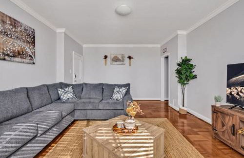 2BR Farmhouse Apt Near Everything - 2nd Floor - Foto 14