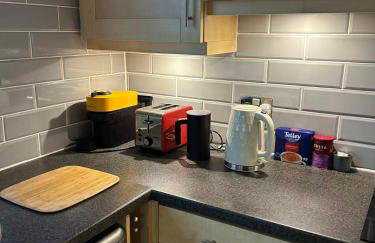 Modern Cosy York City Apartment with Free Parking - Photo 5