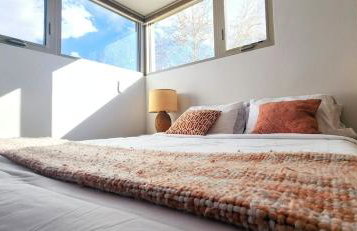 Elegant Townhome in Heart of Down Town - Foto 17