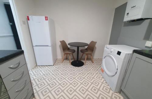 Bright Modern & Spacious 2-Bedroom Apartment - Opposite Penge East Station - 15 mins to Central London! - Foto 19