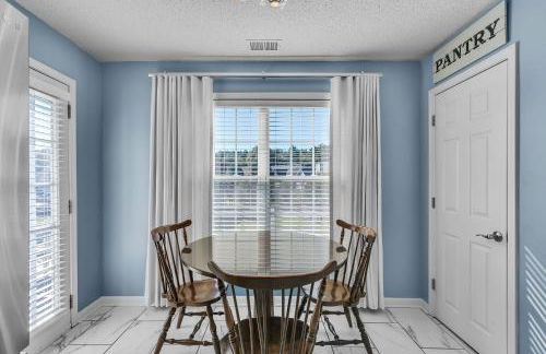 Modern 6BR Haven with Playroom, Gym & Deck! home - Photo 3