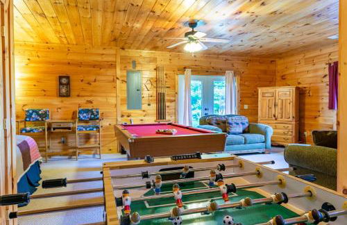 Hawks Hideaway - Full Mountain Views Game Room - Foto 17