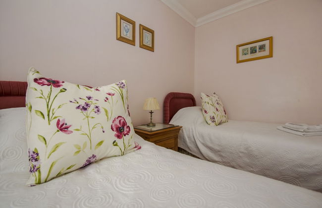 Dean Court Bungalow Parking by Brighton Holiday Lets - Photo 16