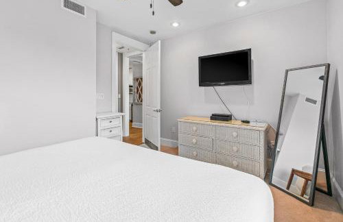 Carillon Beach condo with WiFi balcony pool and beach access - Foto 20