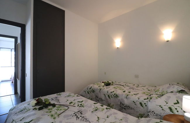 Apartment in Roses With Balcony - Photo 9