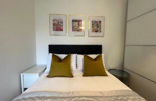 Beautiful 2 Bed Centrally Located Flat Close to 3 Stations - Foto 8