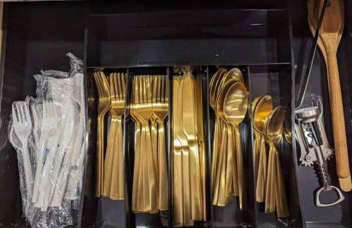 Delight: Bold & Bougie! Sleeps 12! Downtown Boyne - Foto 46