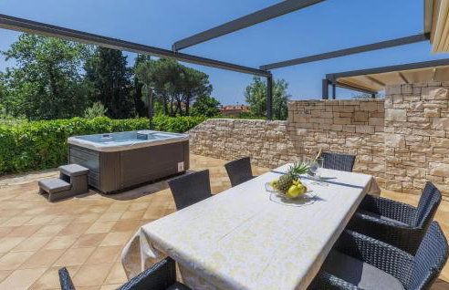 3 Bedroom Awesome Home In Umag - Foto 11