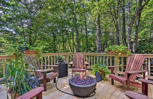 Cozy Hideaway with Grill, 17 Mi to Asheville - Foto 1