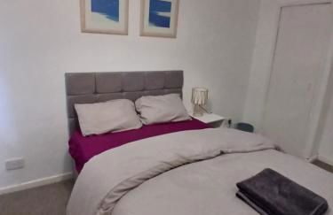 PREISTLEY HOUSE- CONTRACTORS ACCOMMODATION Entire 4 Bedroom House with free parking and up to 8 sleep- NO PARTIES ALLOWED - Foto 24