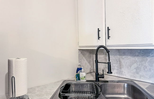 Affordable 2BR Getaway Near Plaza District Lilac1 - Photo 12