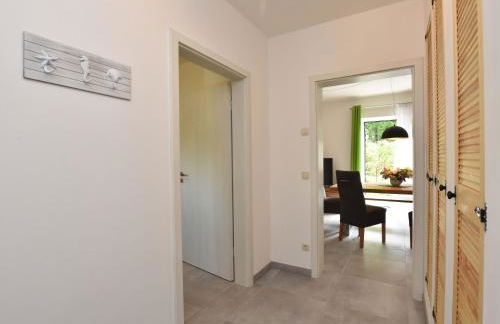 Rustic Retreat with Fireplace - Foto 14