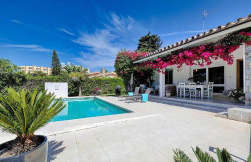 Andalusian Villa near the beach with Private Pool and BBQ - Photo 2