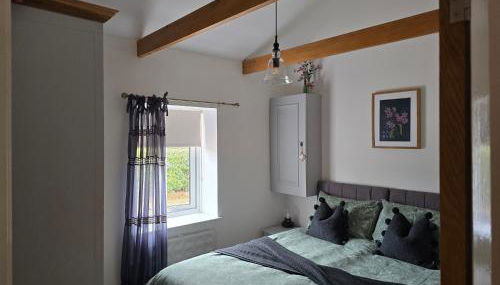 Oak Cottage with private log fired hot tub - Foto 5