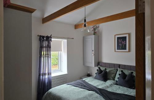 Oak Cottage with private log fired hot tub - Foto 5