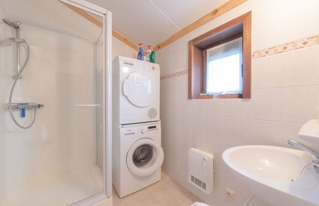 Enjoy with parking - Photo 5