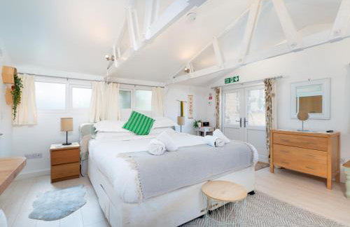 Bright & Airy Countryside Cabin Near Oxford, Perfect Getaway with Scenic Views - Pass the Keys - Foto 8