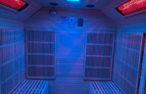 Family Holiday Home With Hot Tub & Sauna Sleeps 8 - Foto 50