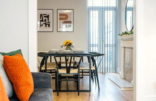 Balfour House - Air Host & Stay - Sleeps 8, free parking - Foto 9