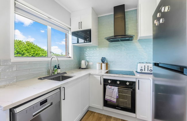 Inner City Retreat - WiFi - Netflix - Photo 20