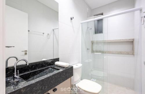 Sua estadia exclusiva com piscinas e jacuzzi a 500m da praia - ELF - Foto 39