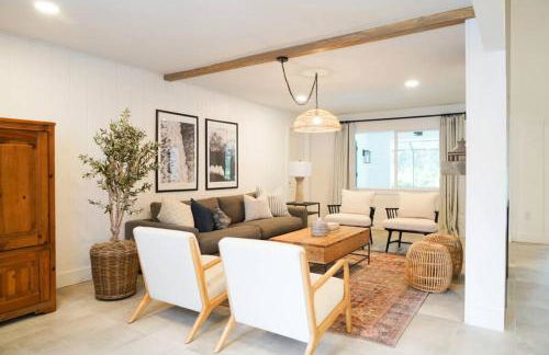 Remodeled 4BR Pool Home/IMG Golf View/Near Beaches - Photo 3