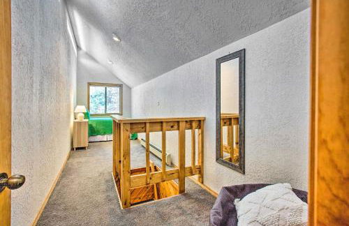 Roomy Angel Fire Home with Hot Tub, Sunroom and Views! - Foto 29