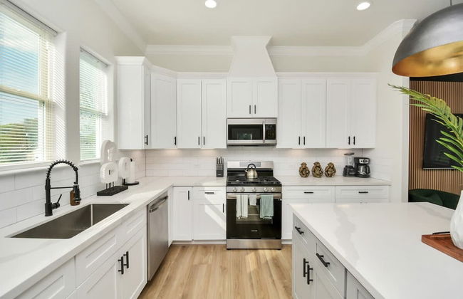 Paradise Palace Best Rooftop in HTX w Hot Tub - Foto 26