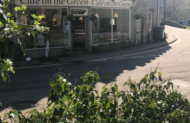 Chatsworth Edge Apartment - Photo 5